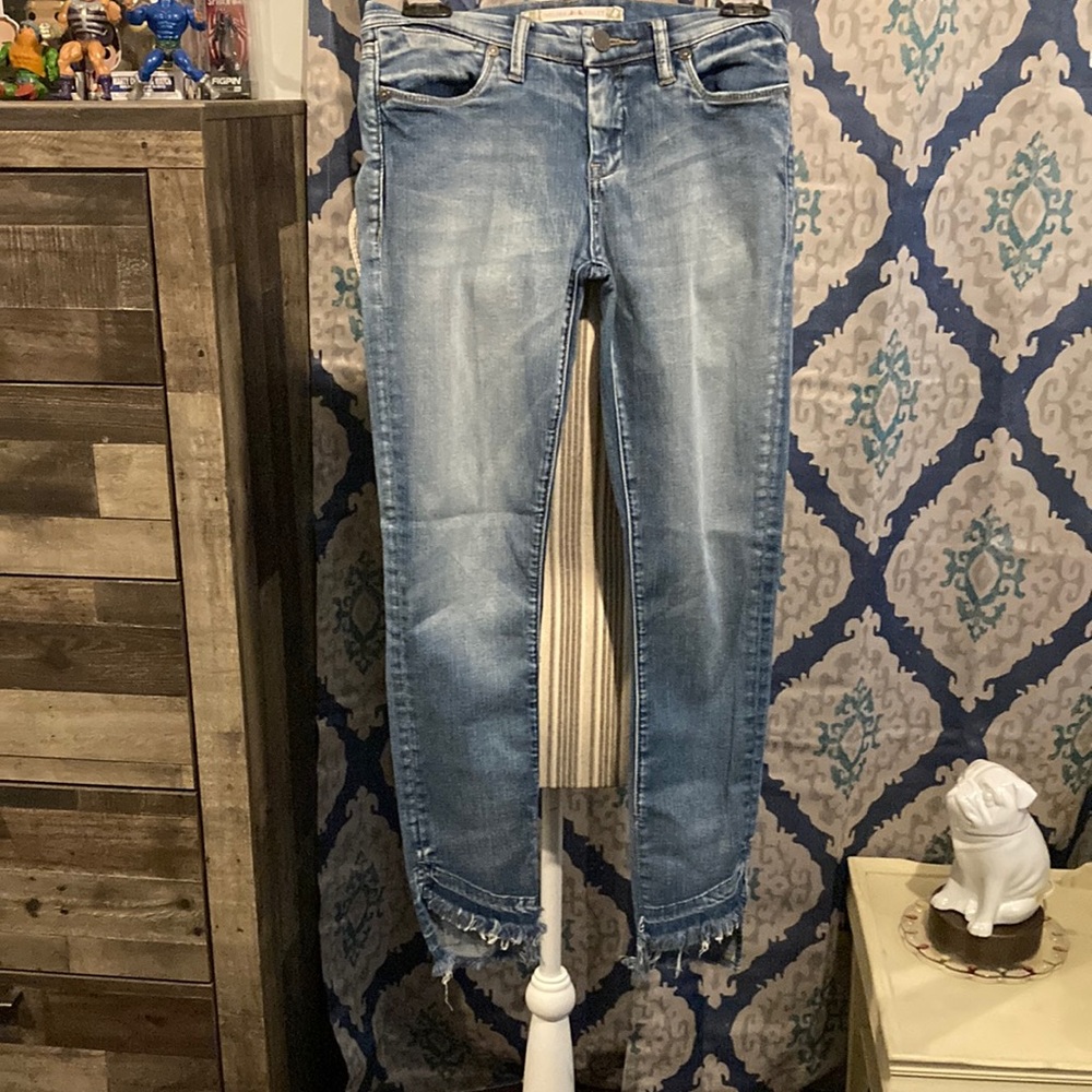 Chelsea & Violet Stonewashed Jeans-w/distressed Slant on side of Ankle-Size 25